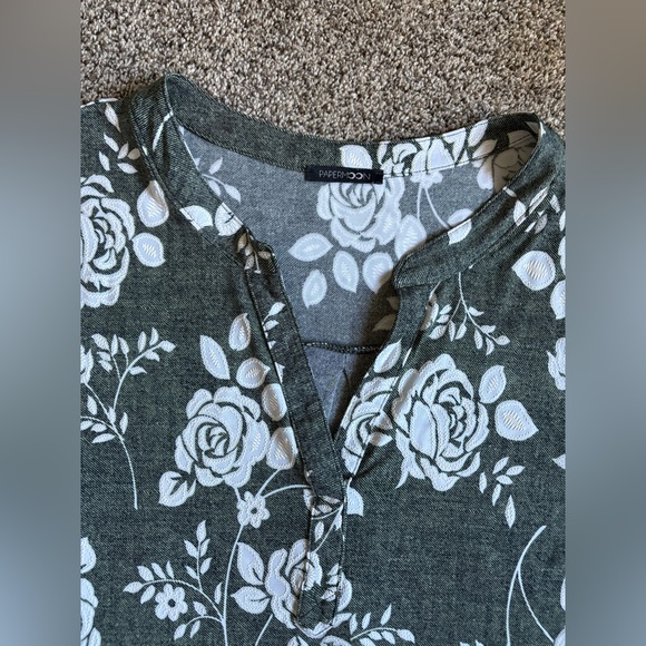 Paper Moon green top with white flowers - Picture 2 of 4